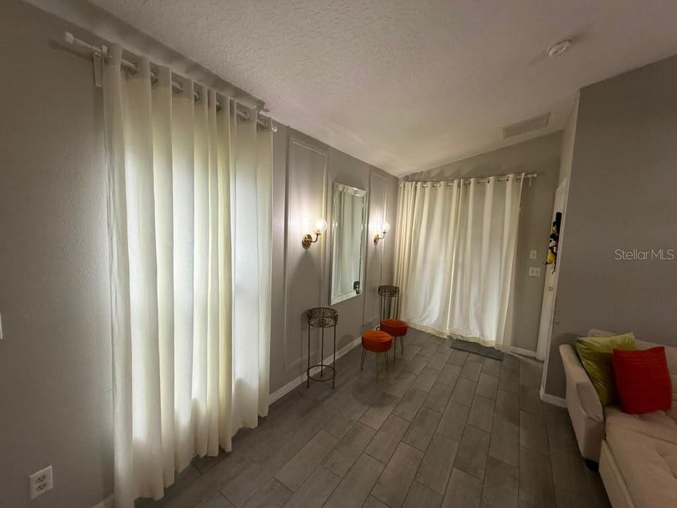 En Renta: $2,400 (4 camas, 3 baños, 1619 Pies cuadrados)