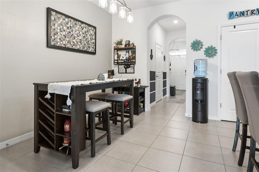 For Sale: $305,000 (3 beds, 2 baths, 1673 Square Feet)