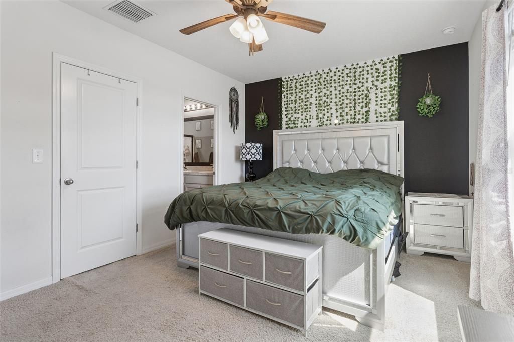 For Sale: $305,000 (3 beds, 2 baths, 1673 Square Feet)
