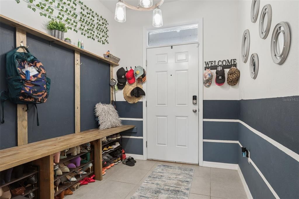 For Sale: $305,000 (3 beds, 2 baths, 1673 Square Feet)