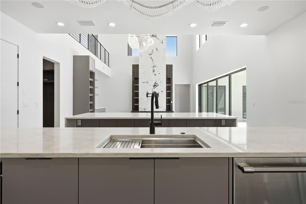 En Venta: $2,499,999 (5 camas, 5 baños, 3700 Pies cuadrados)