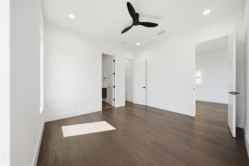 En Venta: $2,499,999 (5 camas, 5 baños, 3700 Pies cuadrados)
