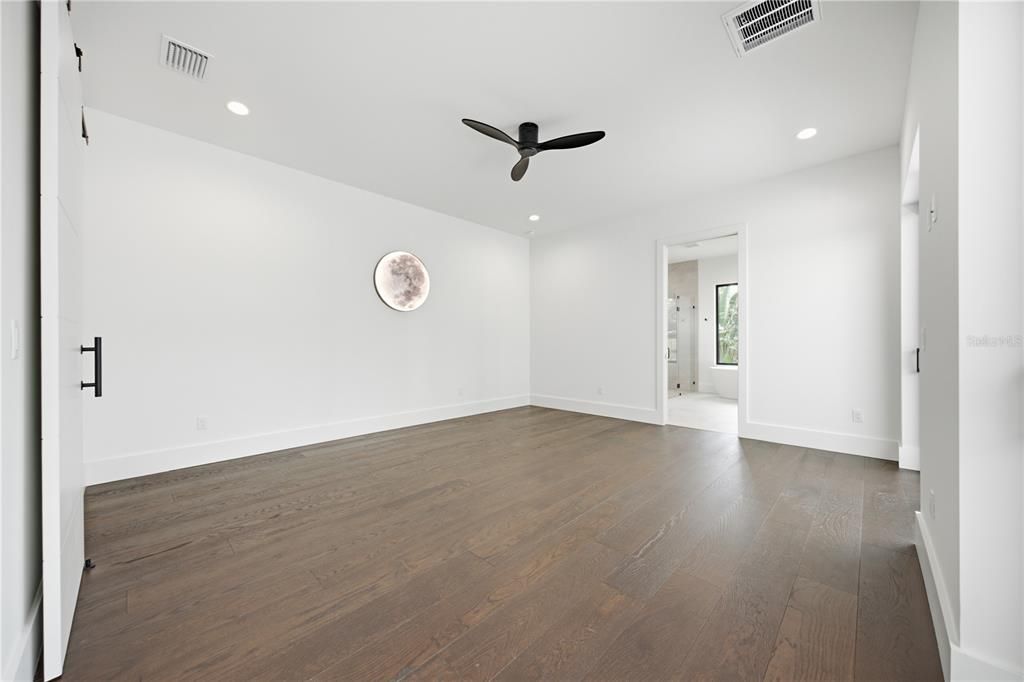 En Venta: $2,499,999 (5 camas, 5 baños, 3700 Pies cuadrados)