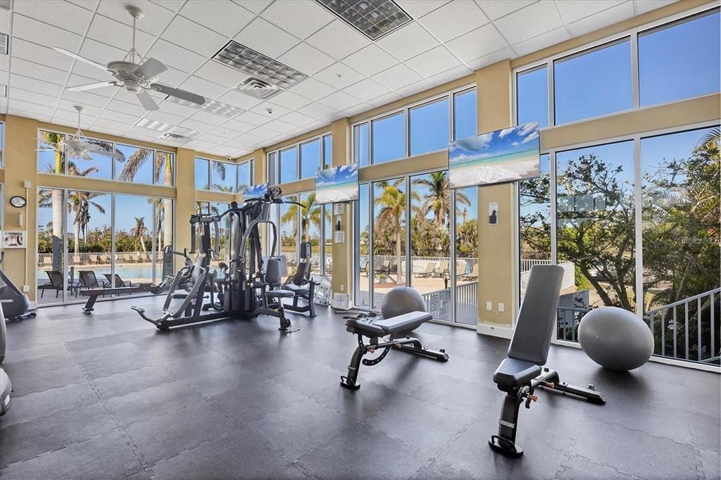 На продажу: $199,000 (2 спален, 2 ванн, 903 Квадратных фут)