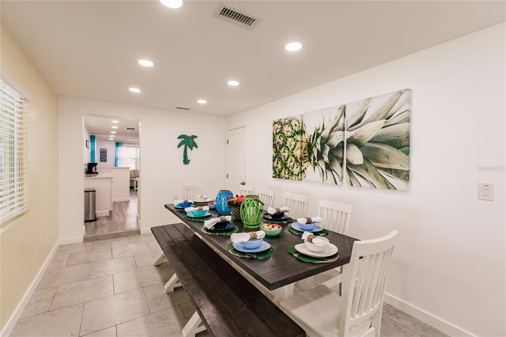 For Sale: $1,615,000 (6 beds, 4 baths, 2933 Square Feet)