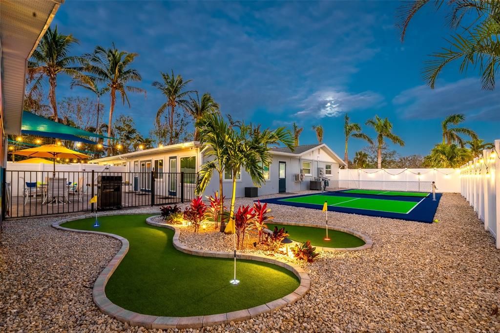 For Sale: $1,615,000 (6 beds, 4 baths, 2933 Square Feet)