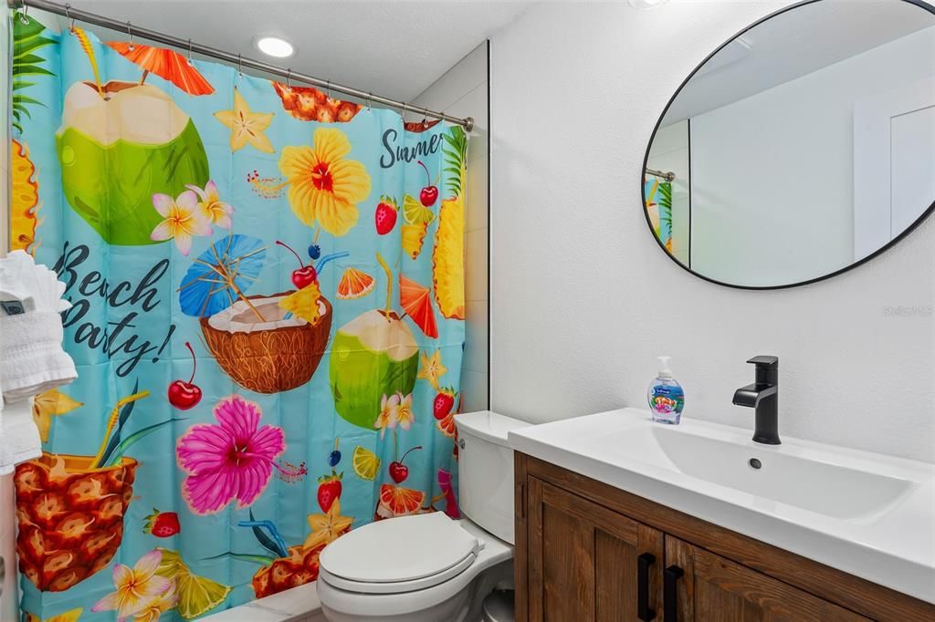 For Sale: $1,615,000 (6 beds, 4 baths, 2933 Square Feet)
