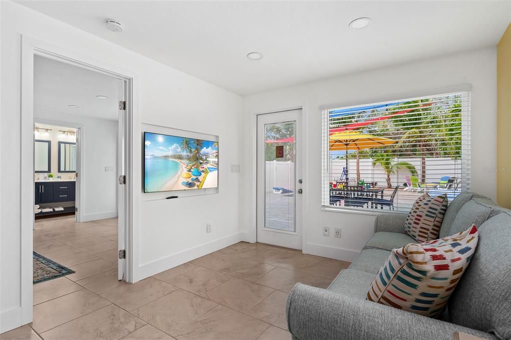 For Sale: $1,615,000 (6 beds, 4 baths, 2933 Square Feet)