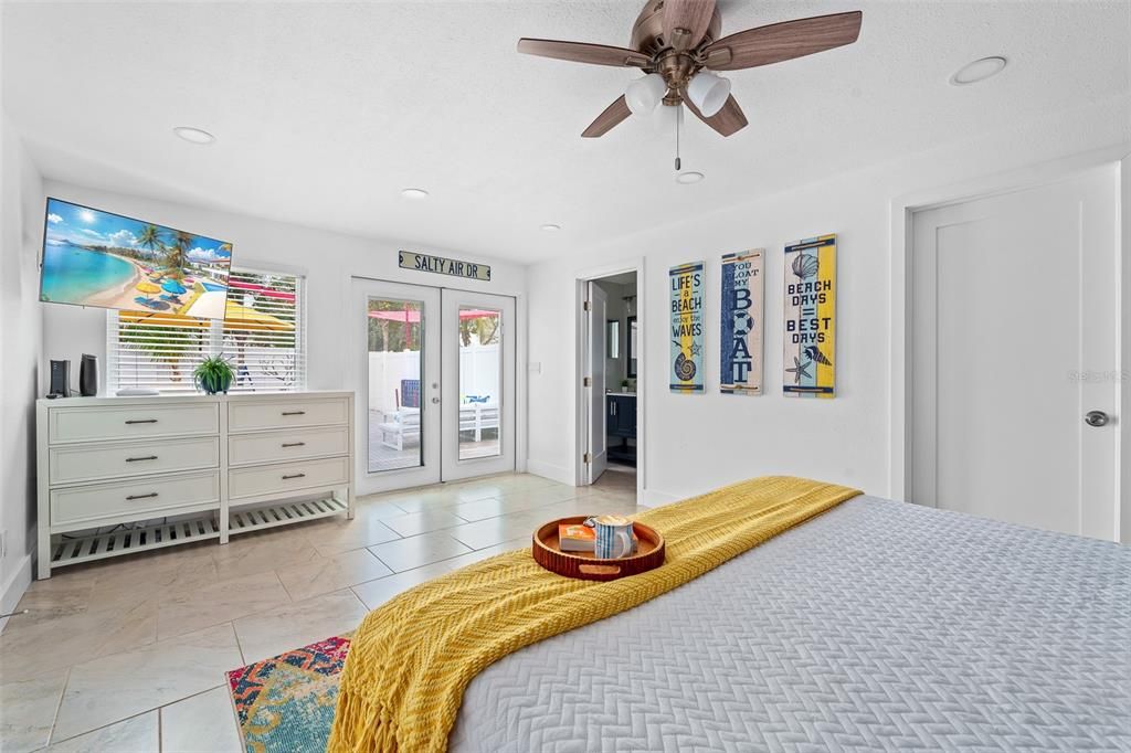 For Sale: $1,615,000 (6 beds, 4 baths, 2933 Square Feet)