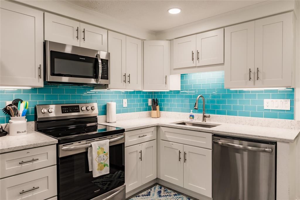 For Sale: $1,615,000 (6 beds, 4 baths, 2933 Square Feet)