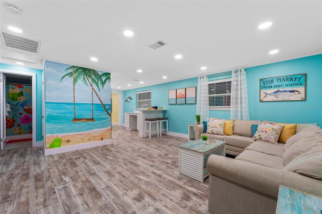 For Sale: $1,615,000 (6 beds, 4 baths, 2933 Square Feet)