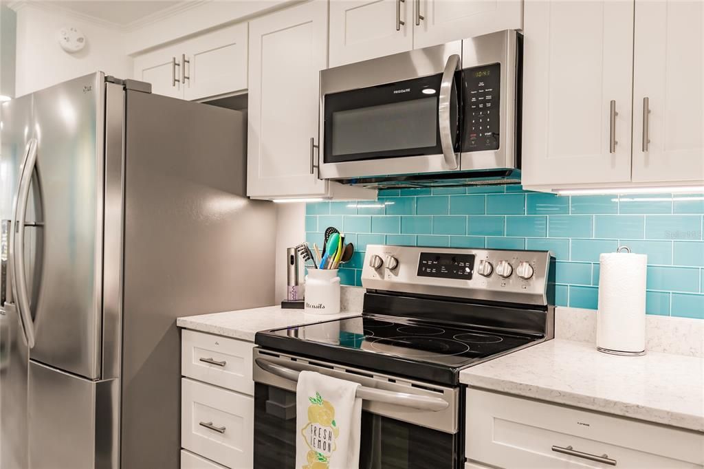 For Sale: $1,615,000 (6 beds, 4 baths, 2933 Square Feet)