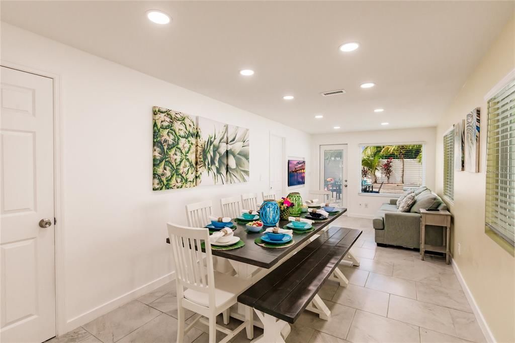 For Sale: $1,615,000 (6 beds, 4 baths, 2933 Square Feet)