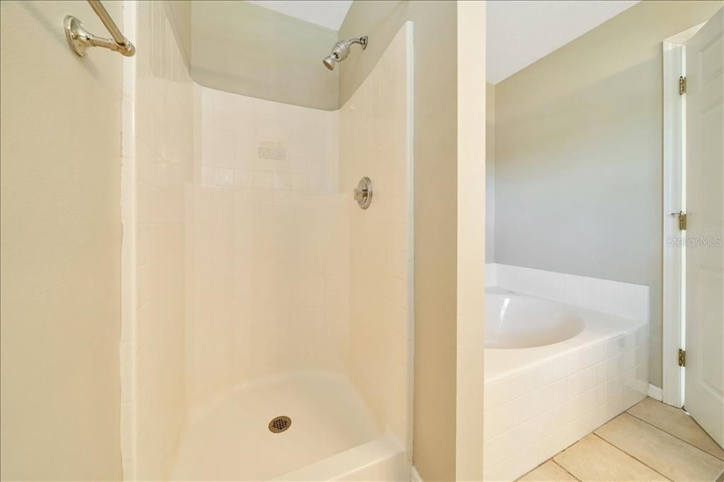 For Rent: $1,700 (3 beds, 2 baths, 1454 Square Feet)