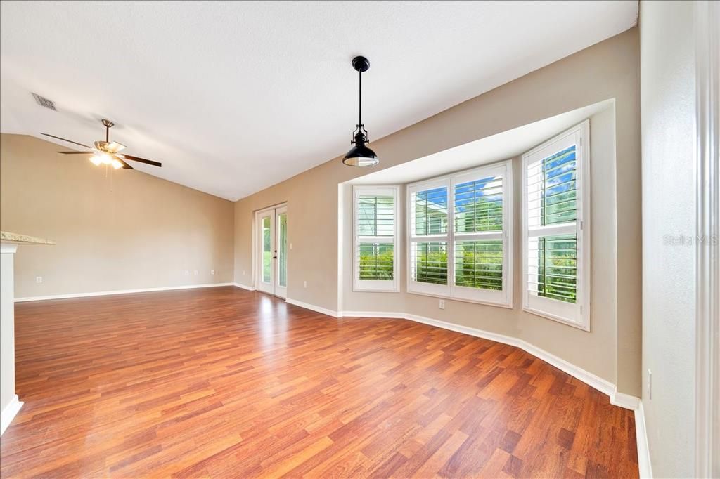 For Rent: $1,700 (3 beds, 2 baths, 1454 Square Feet)
