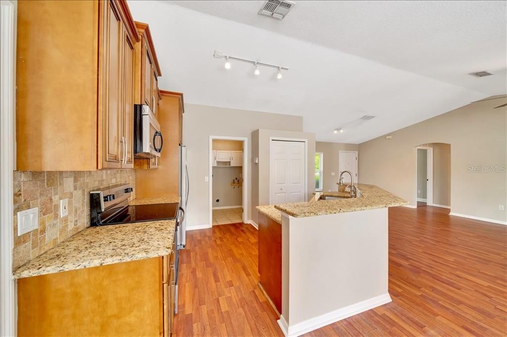 For Rent: $1,700 (3 beds, 2 baths, 1454 Square Feet)
