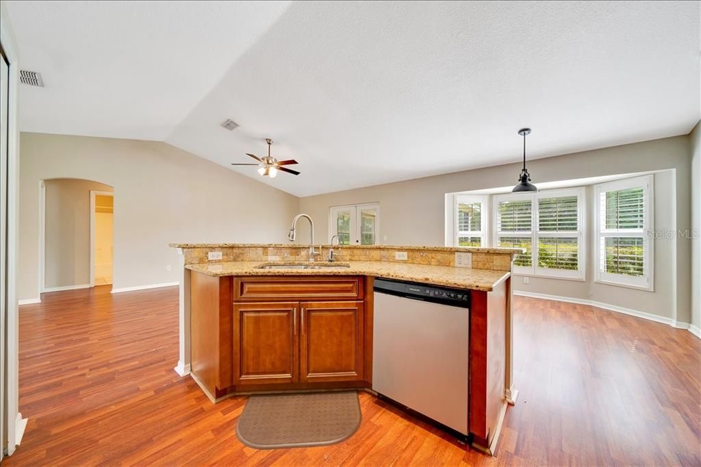 For Rent: $1,700 (3 beds, 2 baths, 1454 Square Feet)