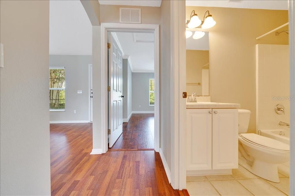 For Rent: $1,700 (3 beds, 2 baths, 1454 Square Feet)