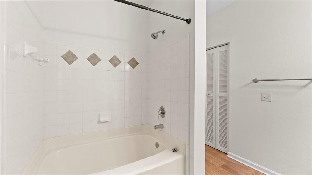 En Venta: $299,000 (2 camas, 2 baños, 1158 Pies cuadrados)
