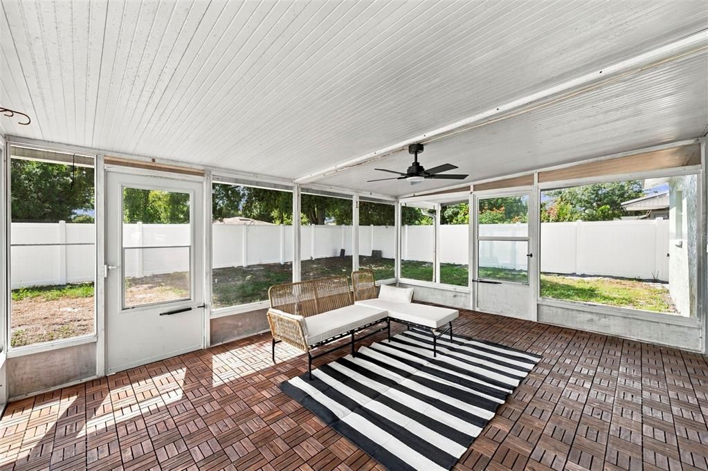 На продажу: $299,000 (3 спален, 1 ванн, 994 Квадратных фут)