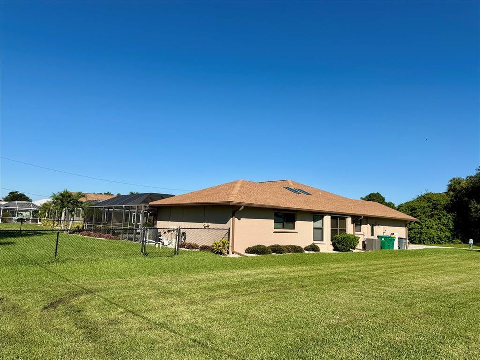 For Sale: $460,000 (3 beds, 2 baths, 2347 Square Feet)