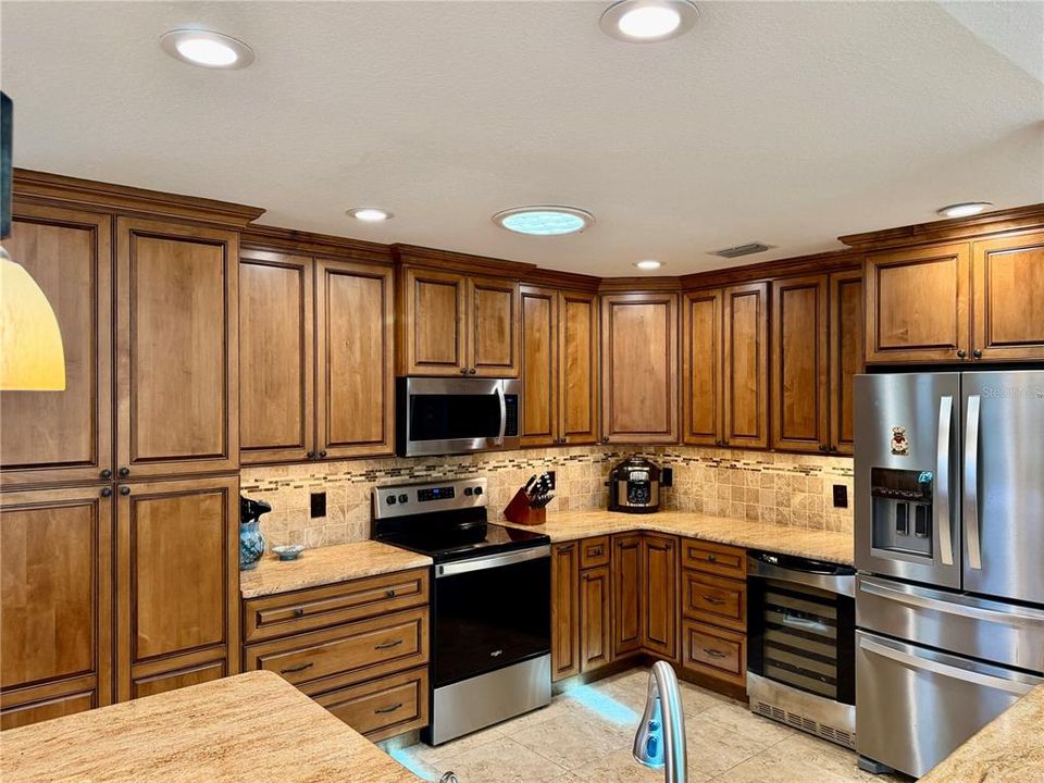 For Sale: $460,000 (3 beds, 2 baths, 2347 Square Feet)