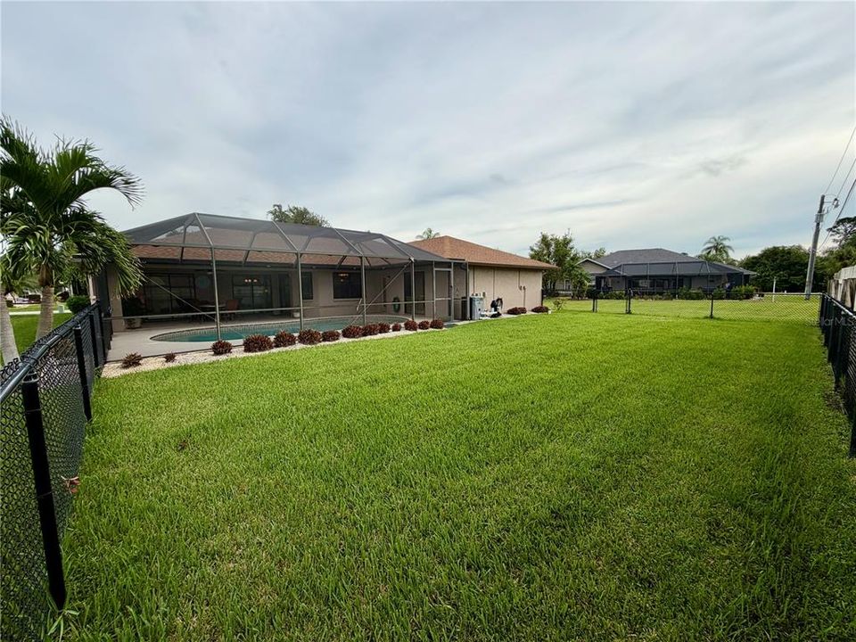 For Sale: $460,000 (3 beds, 2 baths, 2347 Square Feet)