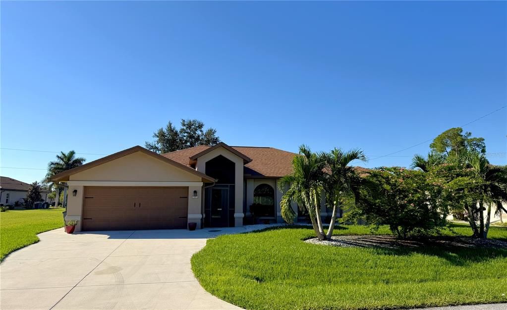 For Sale: $460,000 (3 beds, 2 baths, 2347 Square Feet)