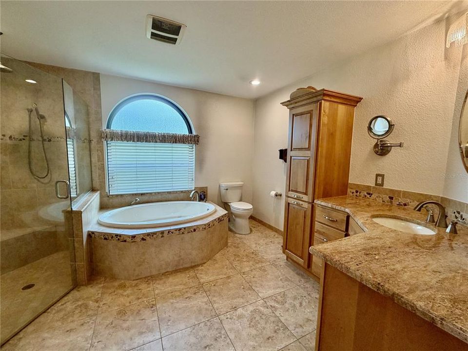 For Sale: $460,000 (3 beds, 2 baths, 2347 Square Feet)