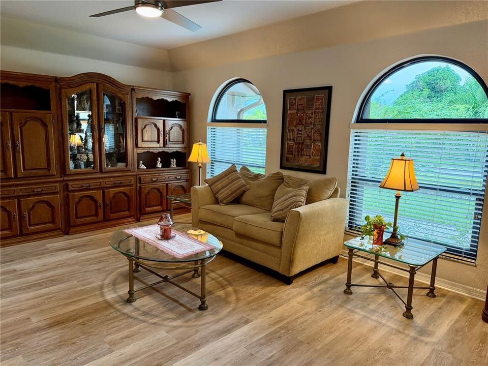 For Sale: $460,000 (3 beds, 2 baths, 2347 Square Feet)