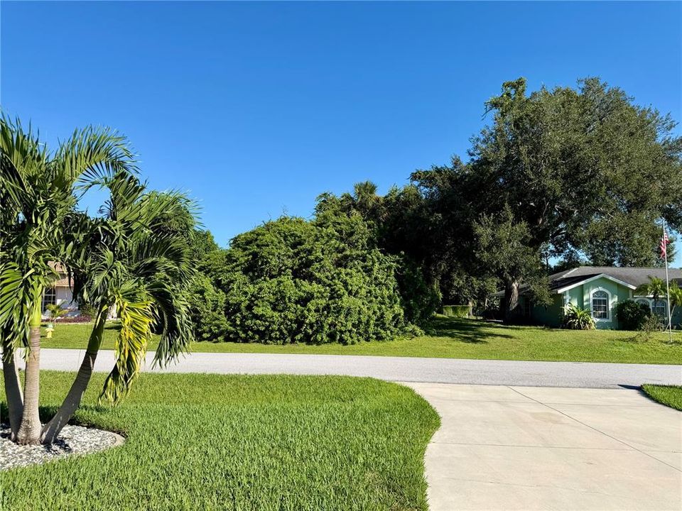 For Sale: $460,000 (3 beds, 2 baths, 2347 Square Feet)