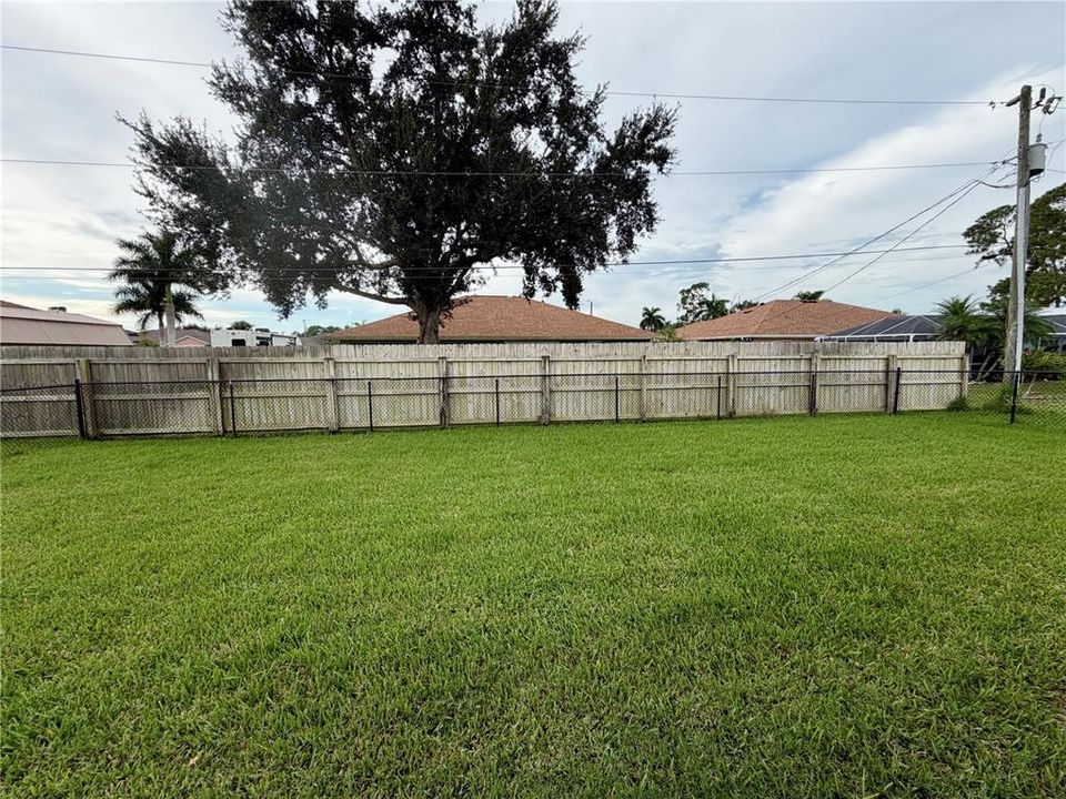 For Sale: $460,000 (3 beds, 2 baths, 2347 Square Feet)