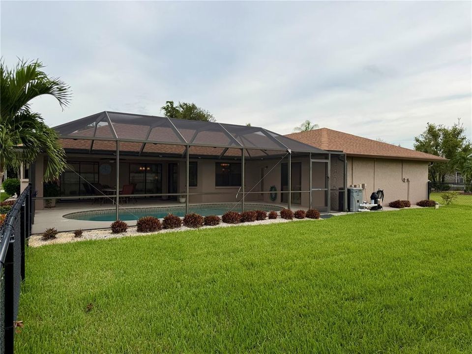 For Sale: $460,000 (3 beds, 2 baths, 2347 Square Feet)
