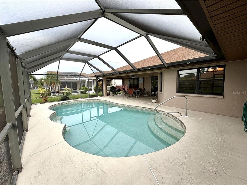 For Sale: $460,000 (3 beds, 2 baths, 2347 Square Feet)
