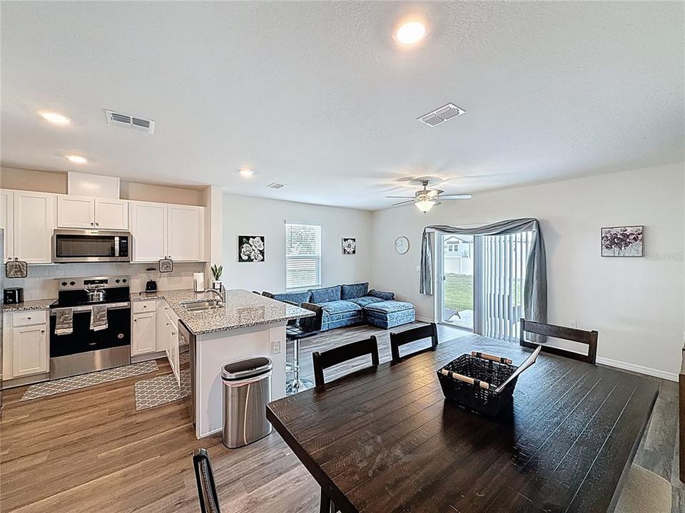 For Rent: $1,800 (3 beds, 2 baths, 1463 Square Feet)