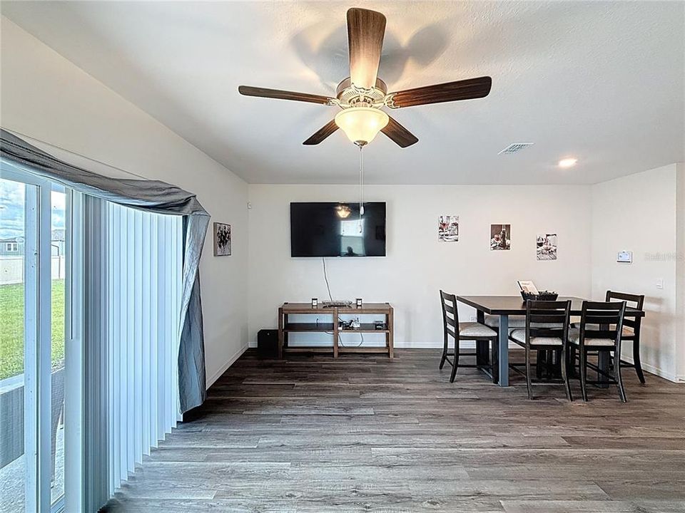 For Rent: $1,800 (3 beds, 2 baths, 1463 Square Feet)