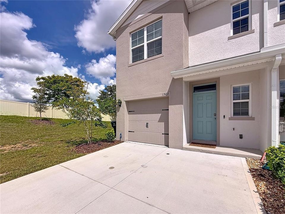 For Rent: $1,800 (3 beds, 2 baths, 1463 Square Feet)