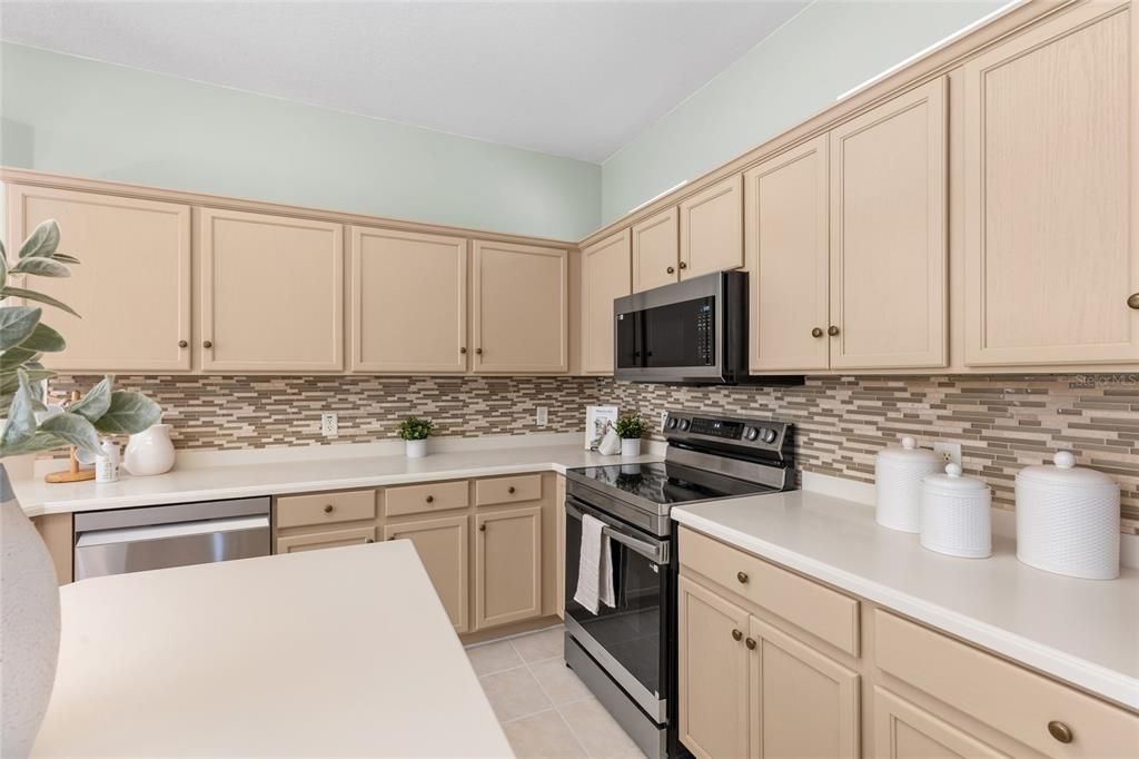 For Sale: $334,900 (3 beds, 2 baths, 1718 Square Feet)