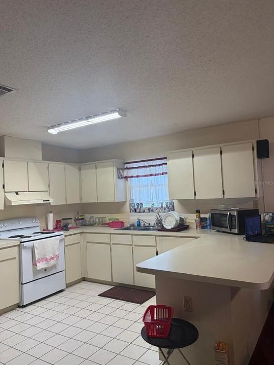For Sale: $235,000 (3 beds, 2 baths, 1200 Square Feet)