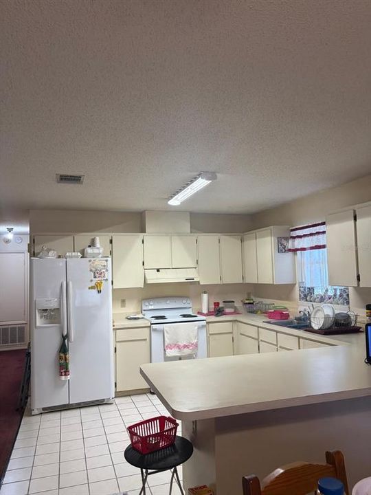 For Sale: $235,000 (3 beds, 2 baths, 1200 Square Feet)