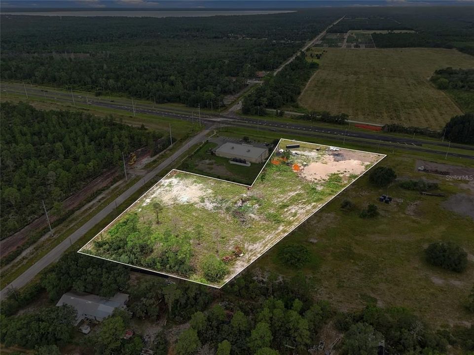 待售: $1,200,000 (4.50 acres)
