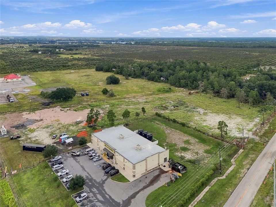 待售: $1,200,000 (4.50 acres)