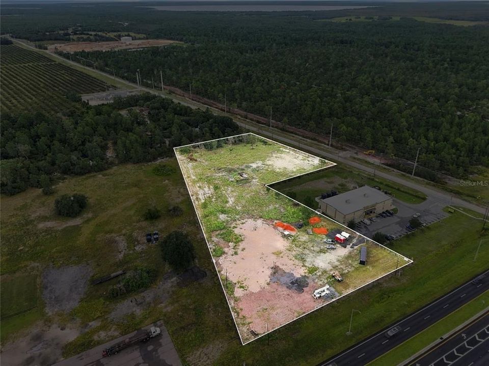 待售: $1,200,000 (4.50 acres)