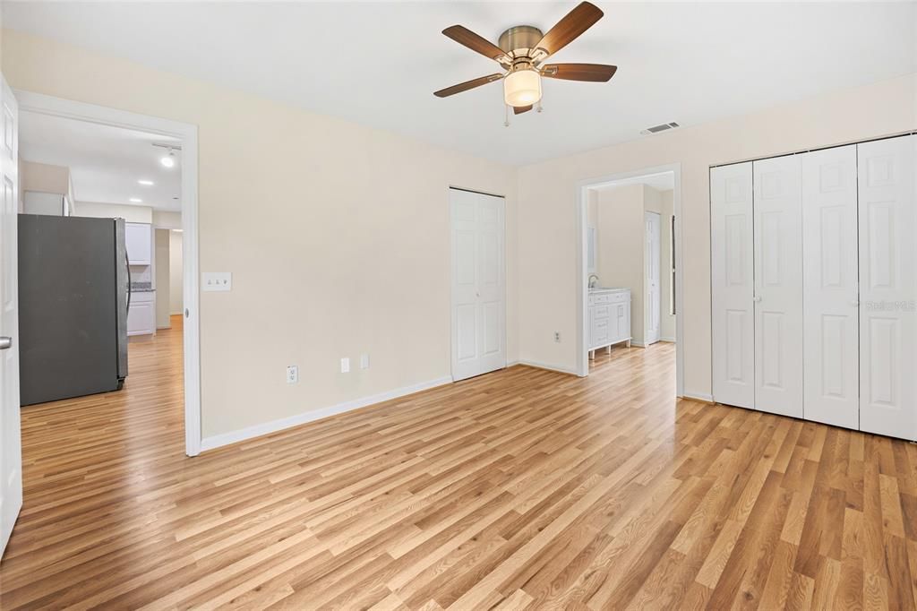 For Sale: $289,000 (3 beds, 2 baths, 1665 Square Feet)