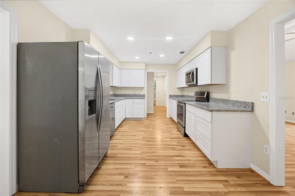 For Sale: $289,000 (3 beds, 2 baths, 1665 Square Feet)