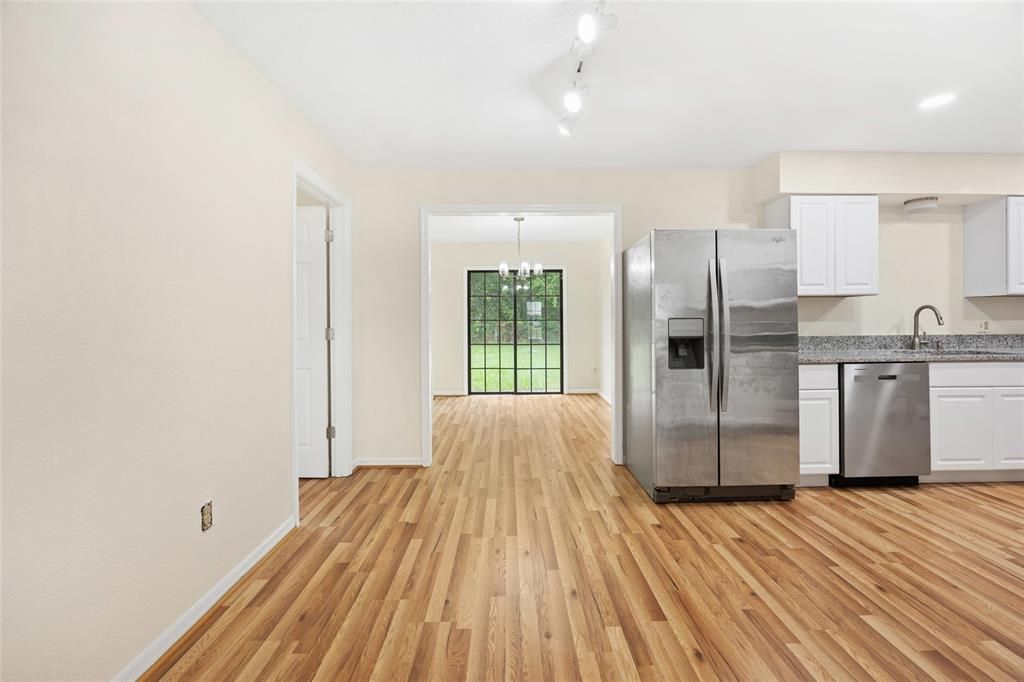 For Sale: $289,000 (3 beds, 2 baths, 1665 Square Feet)