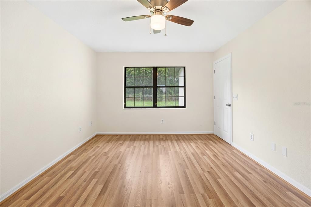 For Sale: $289,000 (3 beds, 2 baths, 1665 Square Feet)