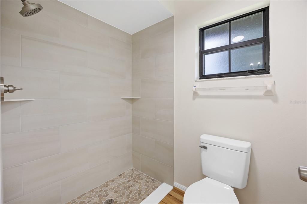 For Sale: $289,000 (3 beds, 2 baths, 1665 Square Feet)