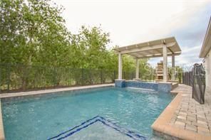 En Venta: $820,000 (4 camas, 2 baños, 2385 Pies cuadrados)