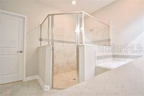 En Venta: $820,000 (4 camas, 2 baños, 2385 Pies cuadrados)